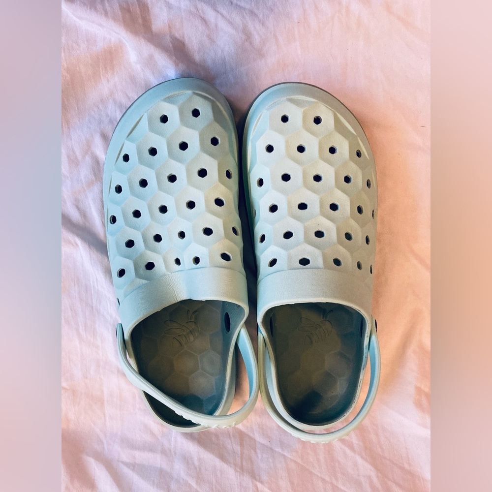 NWOB size 8 men size 10 women SUPER COMFY Joybees MSRP $46-SOLD OUT ON WEBSITE